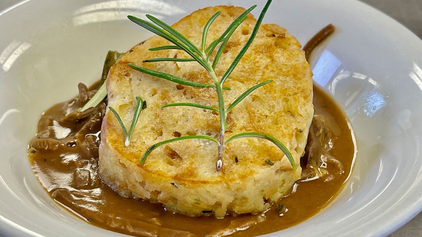 Kalbsbeuschel mit Serviettenknödel