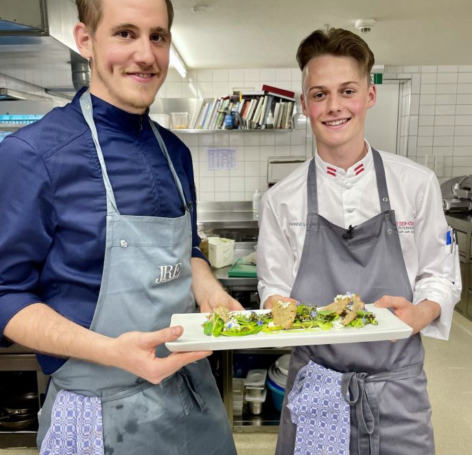 Michael Webendorfer mit Schüler Hannes Bachmann, Biohotel Schwanen